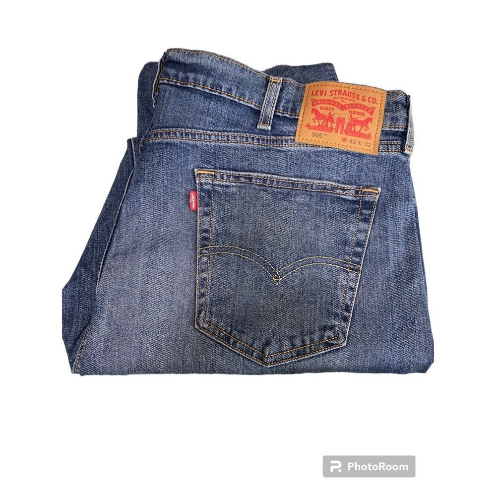 Levis 505 Mens Straight Fit Jeans W42 L32 Medium Wash Casual Work Timeless